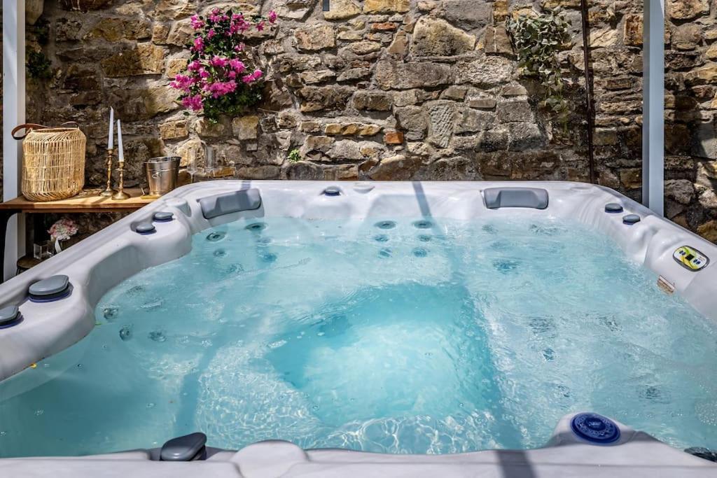 Luxury Limonaia With Jacuzzi Near Florence San Jacopo al Girone المظهر الخارجي الصورة